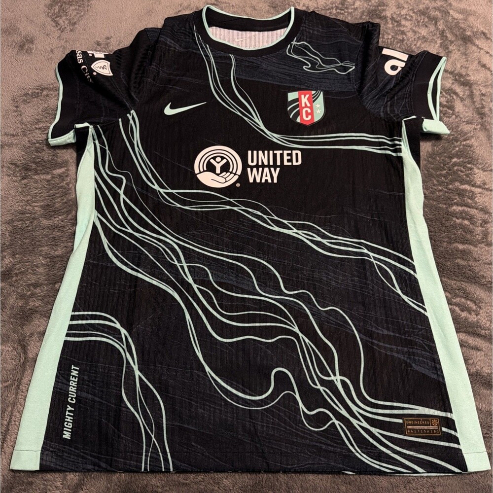 Medium Nike KC Current Dri-Fit Women's Jersey #HQ2772-475 NWOT
